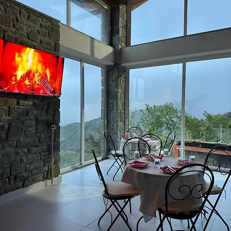 Xhaferri Hotel *
