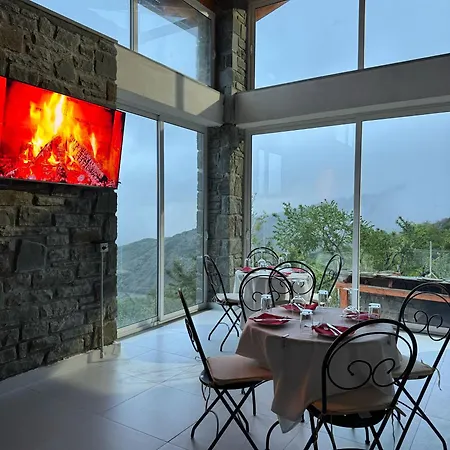 Xhaferri Hotel *